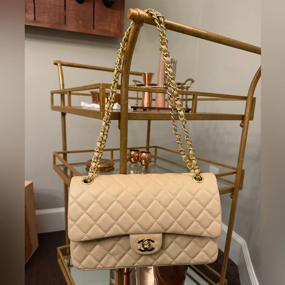 Purse - Picture 1 of 7